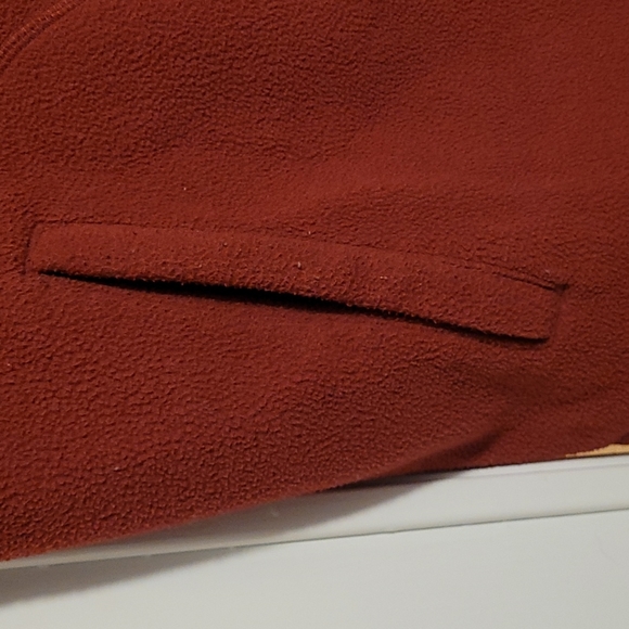 Disney men's XL dusky red fleece vest - Picture 6 of 7